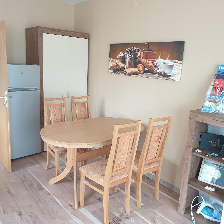 Martika Apartment Шиофок Экстерьер фото