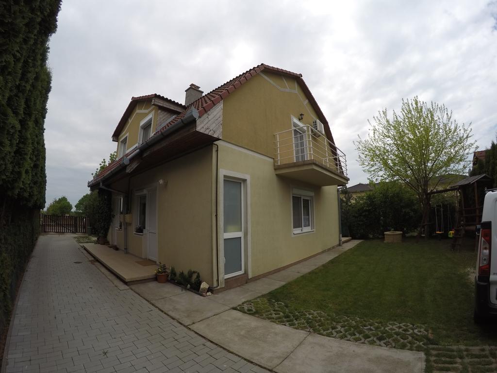Martika Apartment Шиофок Экстерьер фото