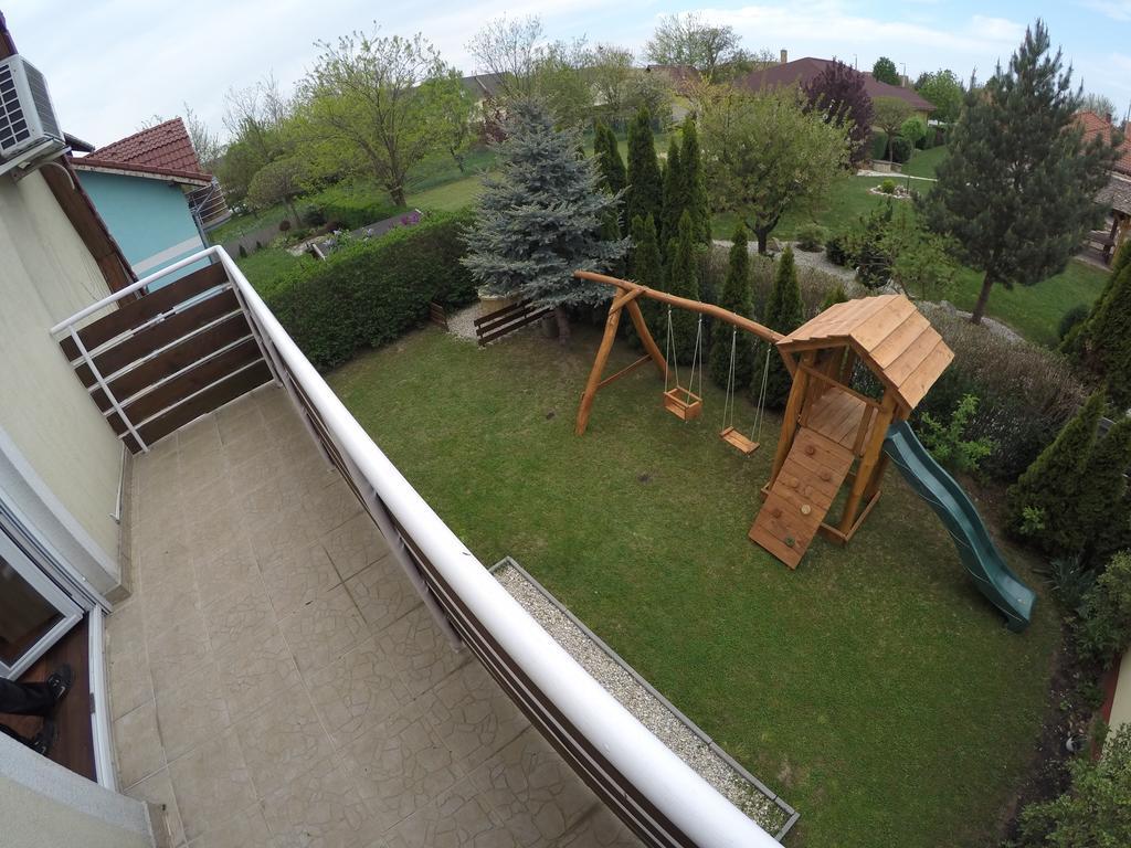 Martika Apartment Шиофок Экстерьер фото
