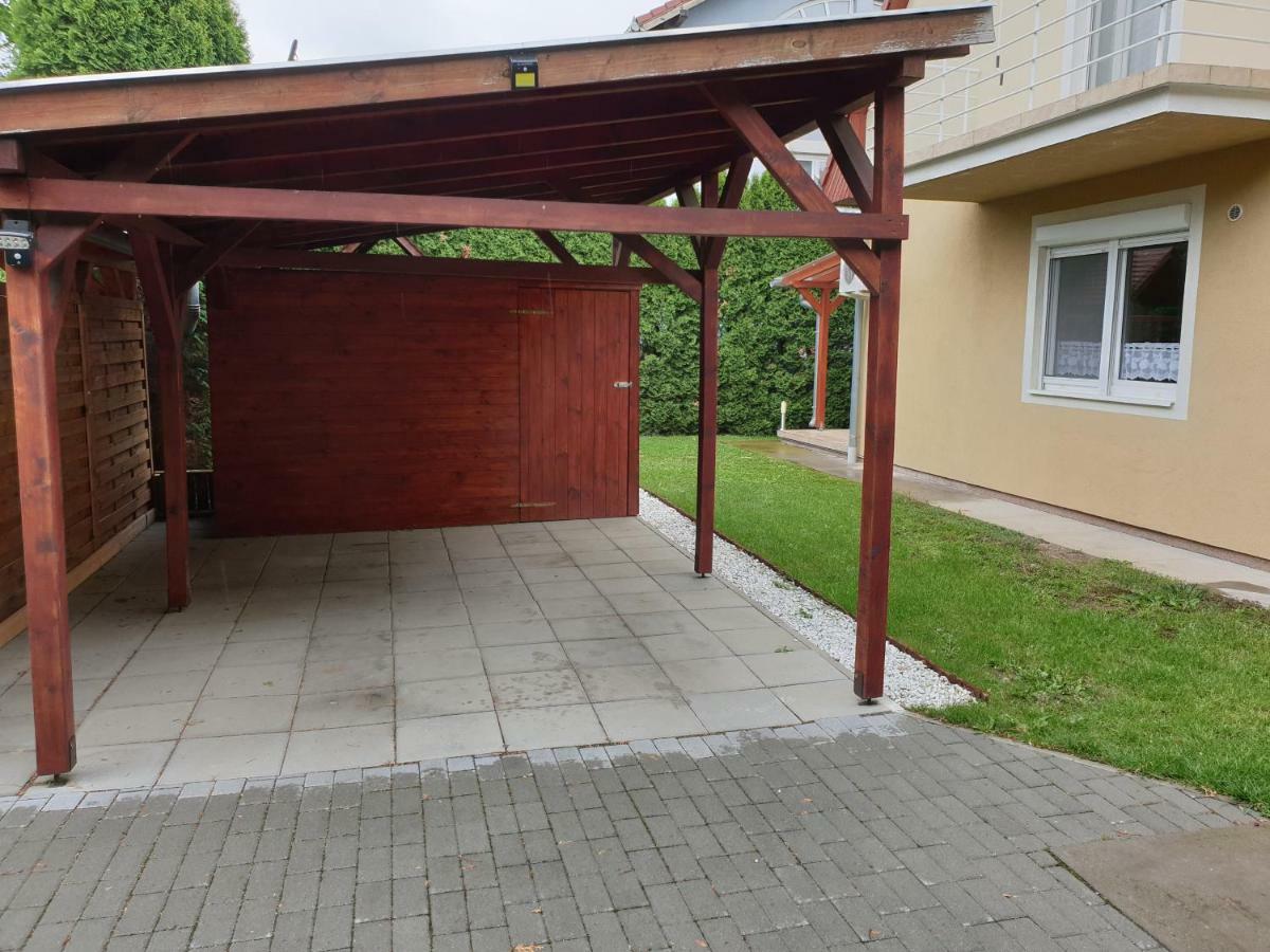 Martika Apartment Шиофок Экстерьер фото